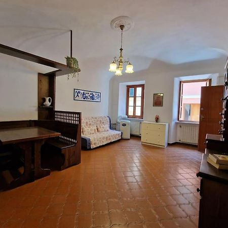 Silver Sands Finale Ligure - Traditional Apartment - 4 Beds & Terrace By The Beach Εξωτερικό φωτογραφία