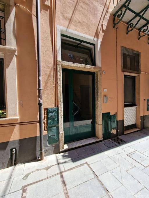 Silver Sands Finale Ligure - Traditional Apartment - 4 Beds & Terrace By The Beach Εξωτερικό φωτογραφία