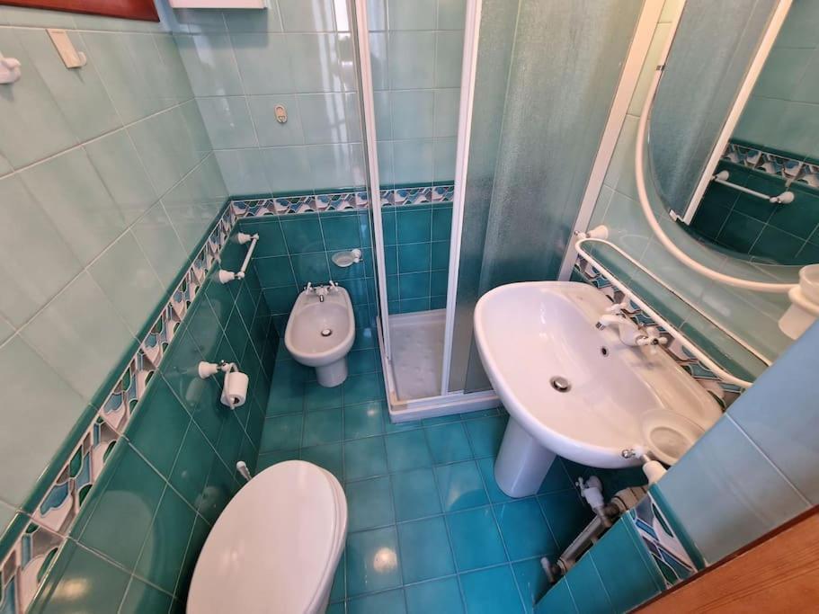Silver Sands Finale Ligure - Traditional Apartment - 4 Beds & Terrace By The Beach Εξωτερικό φωτογραφία